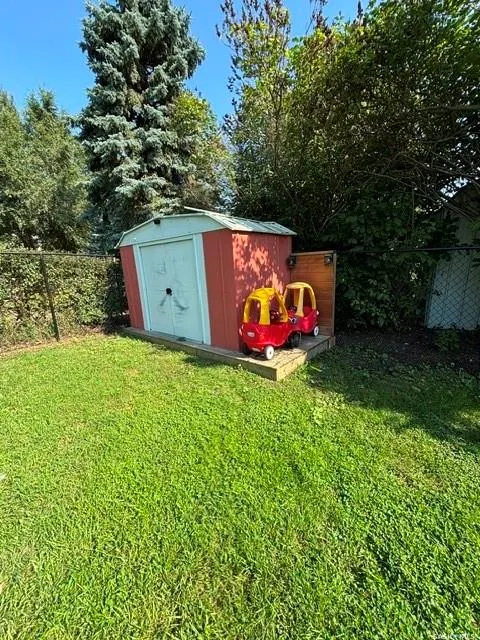 856 Walsh AVENUE