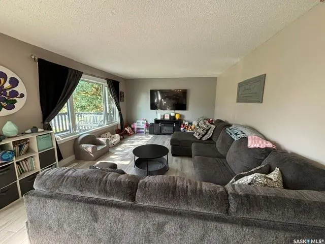 856 Walsh AVENUE