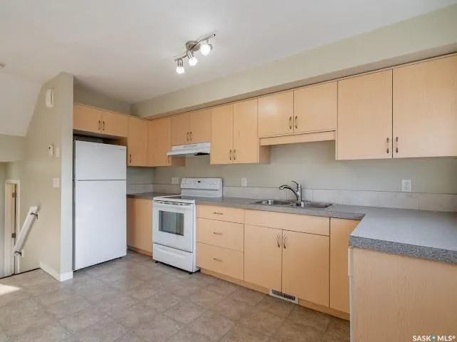 5278 Aerodrome ROAD, #40