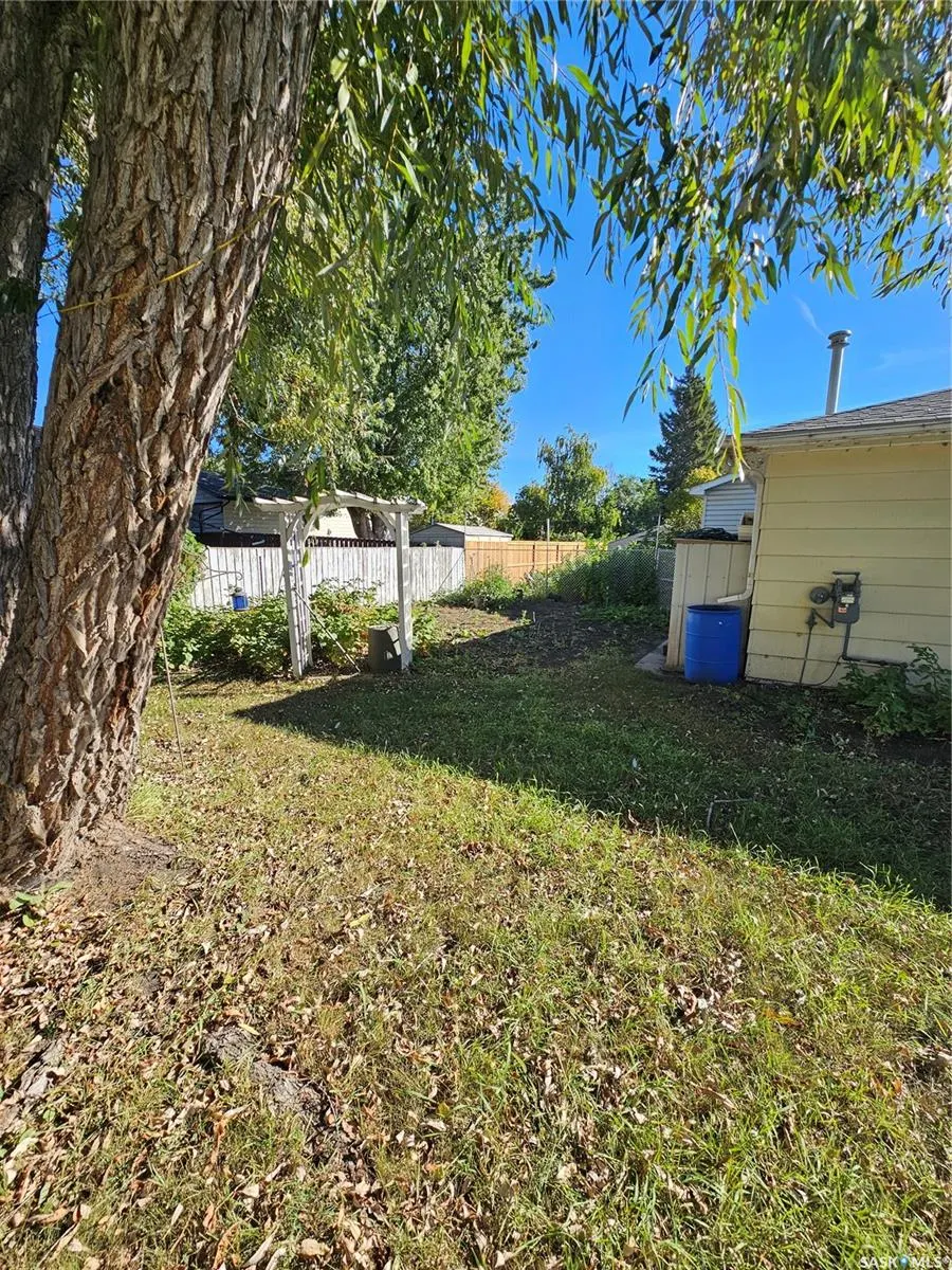 18 Churchill DRIVE