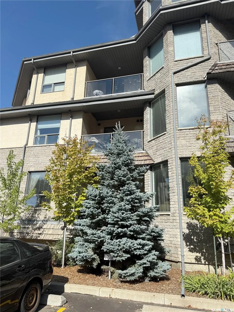 615 Saskatchewan CRESCENT W, #307