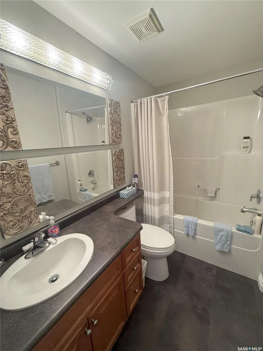 615 Saskatchewan CRESCENT W, #307