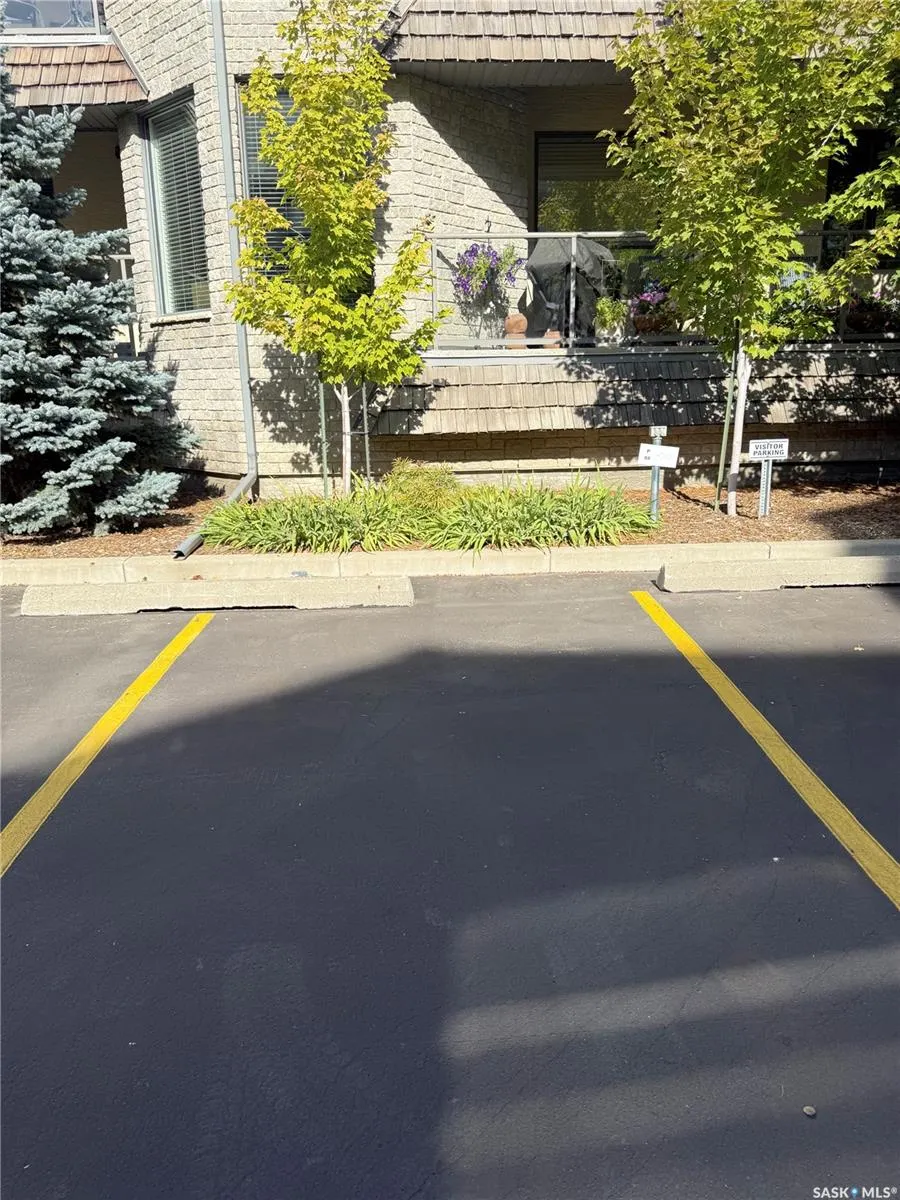 615 Saskatchewan CRESCENT W, #307
