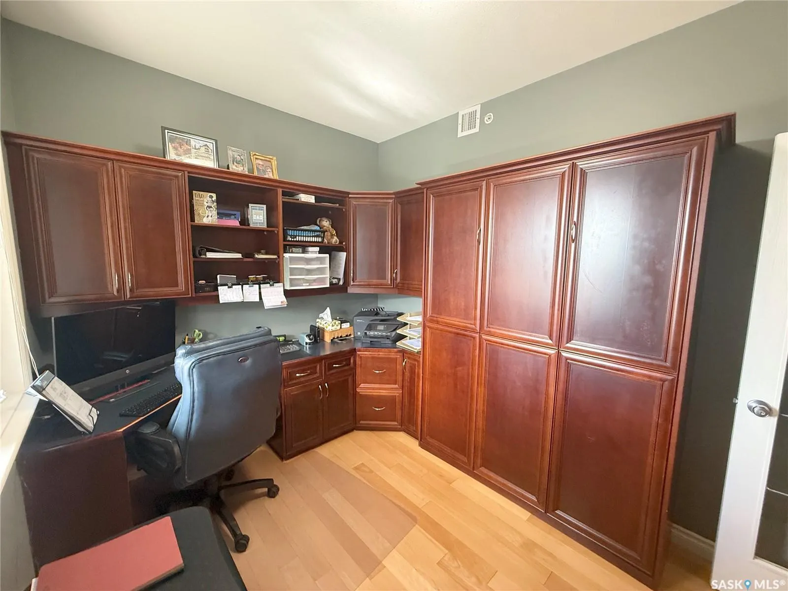 615 Saskatchewan CRESCENT W, #307