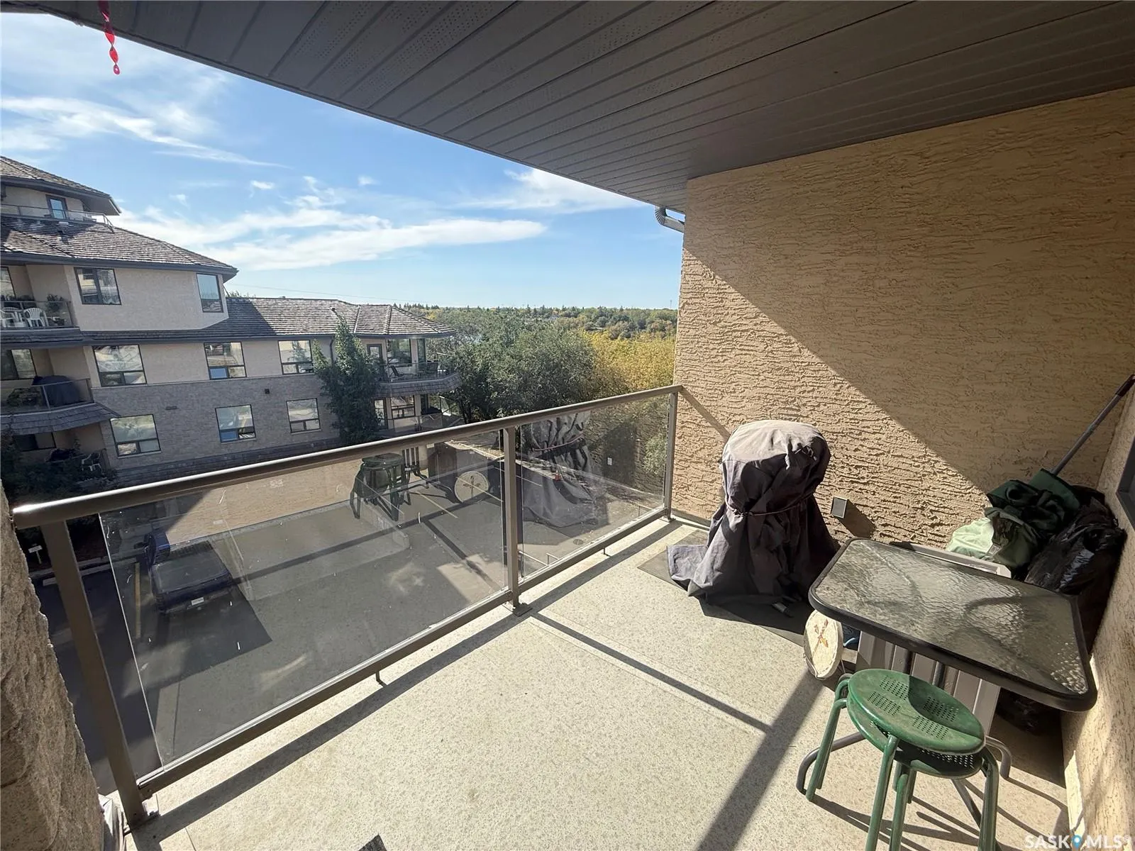 615 Saskatchewan CRESCENT W, #307