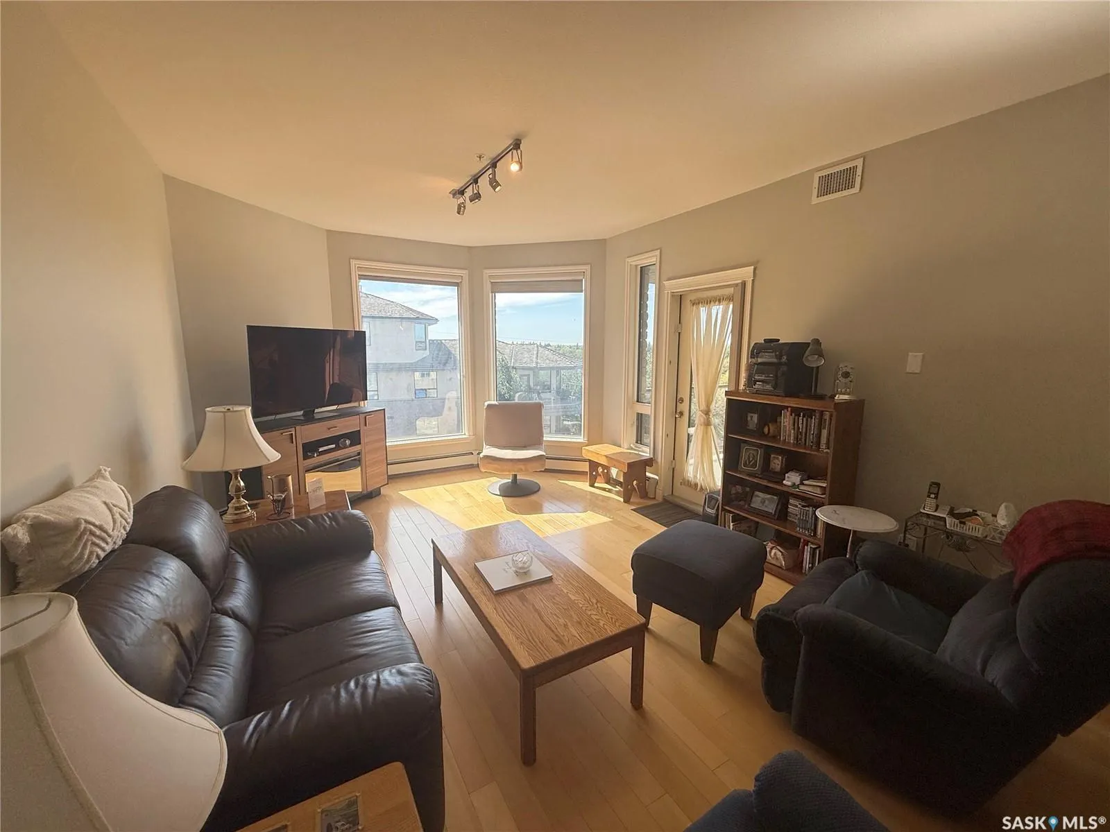 615 Saskatchewan CRESCENT W, #307