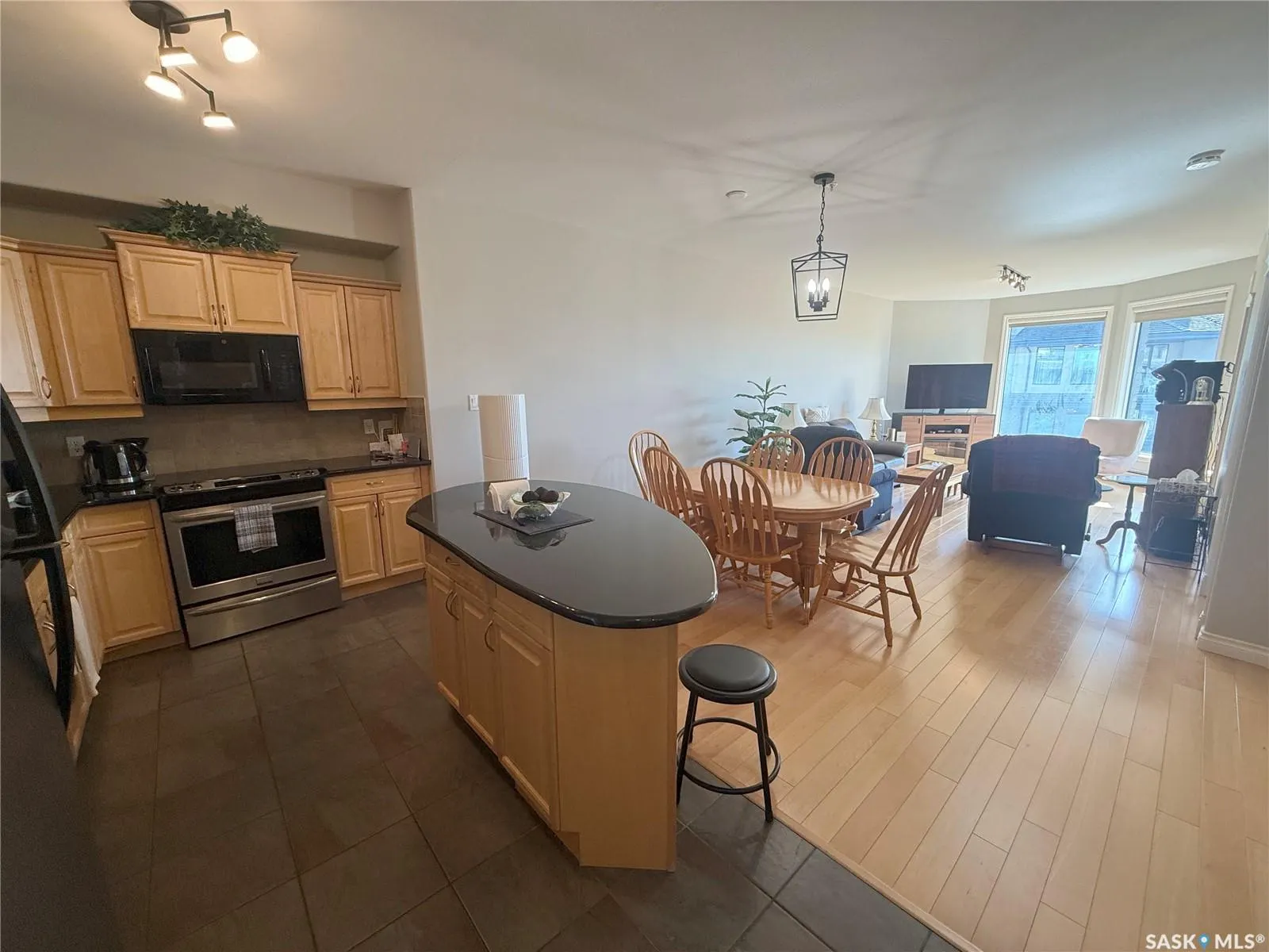 615 Saskatchewan CRESCENT W, #307
