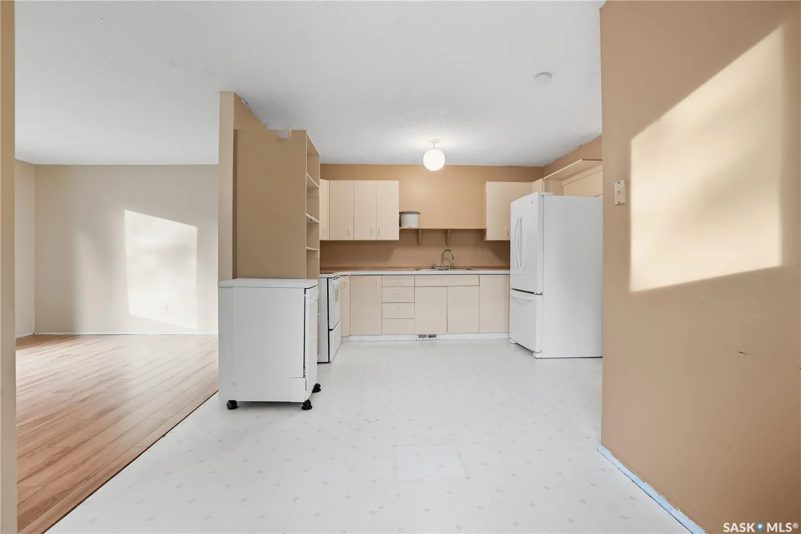 254 Magee CRESCENT