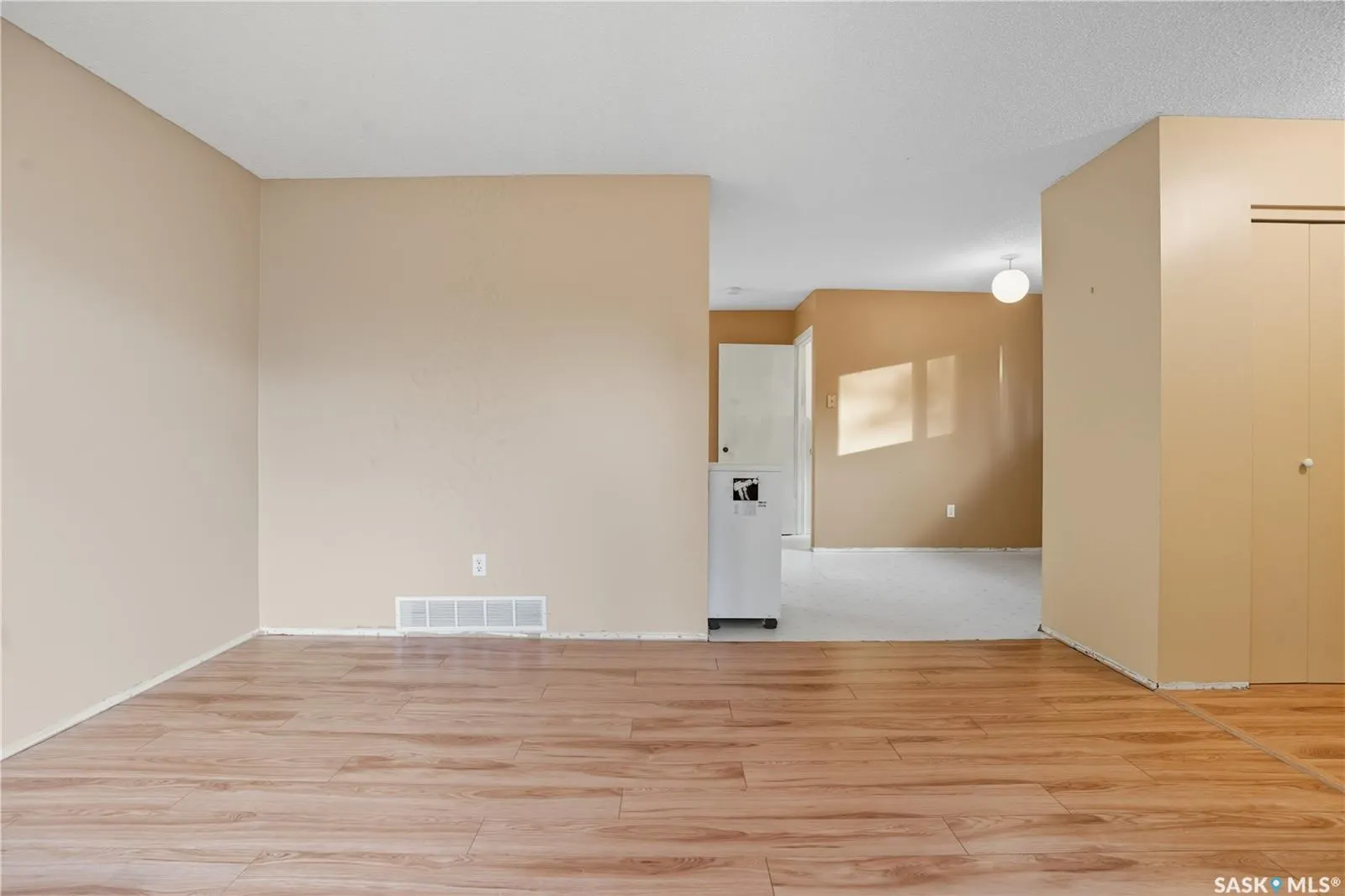 254 Magee CRESCENT