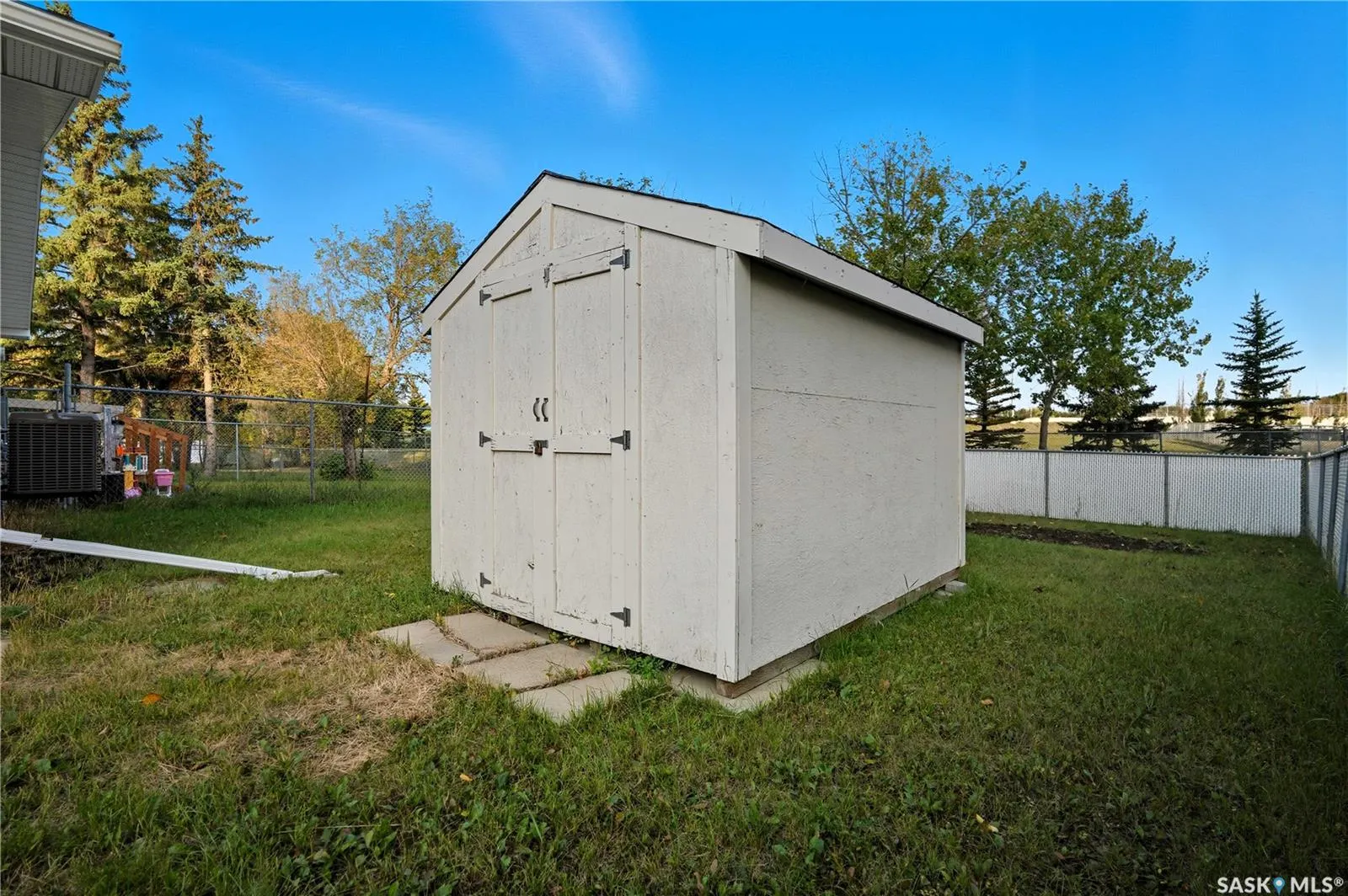 254 Magee CRESCENT