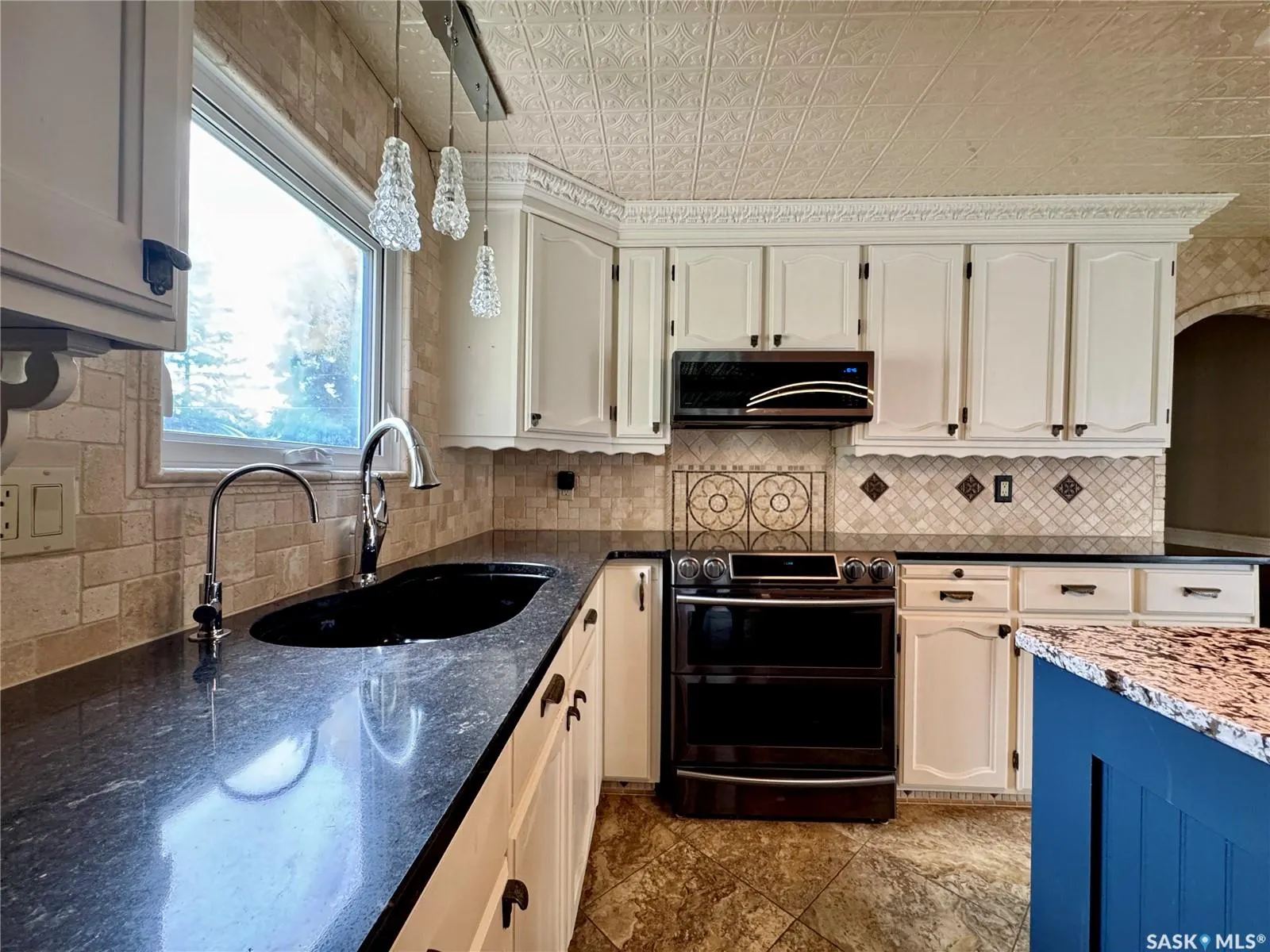 237 Cottonwood CRESCENT