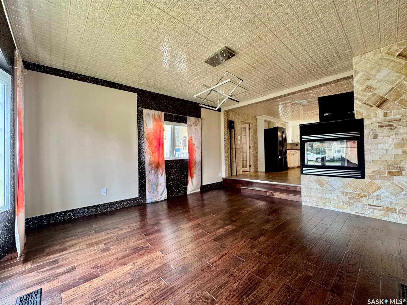 237 Cottonwood CRESCENT