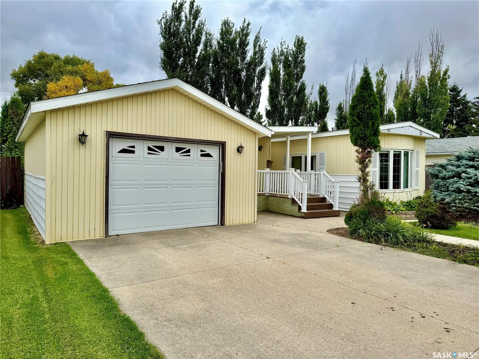 237 Cottonwood CRESCENT