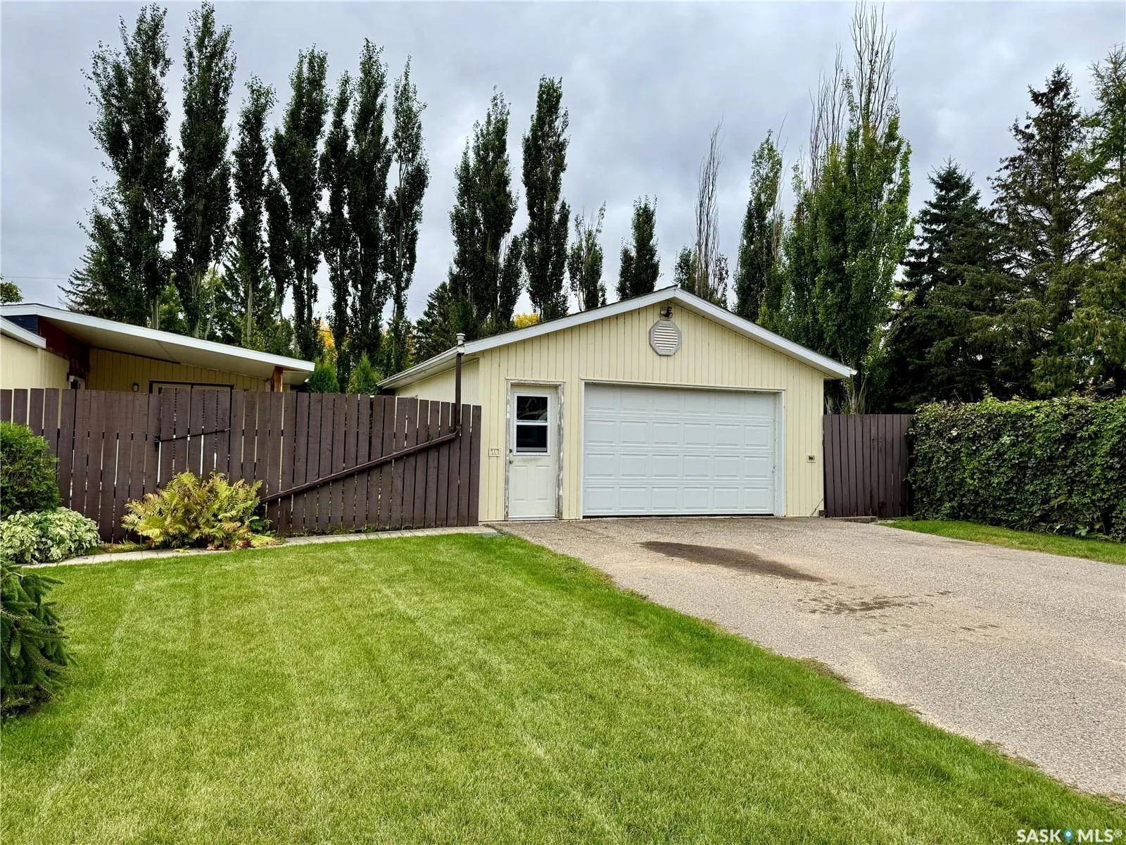 237 Cottonwood CRESCENT