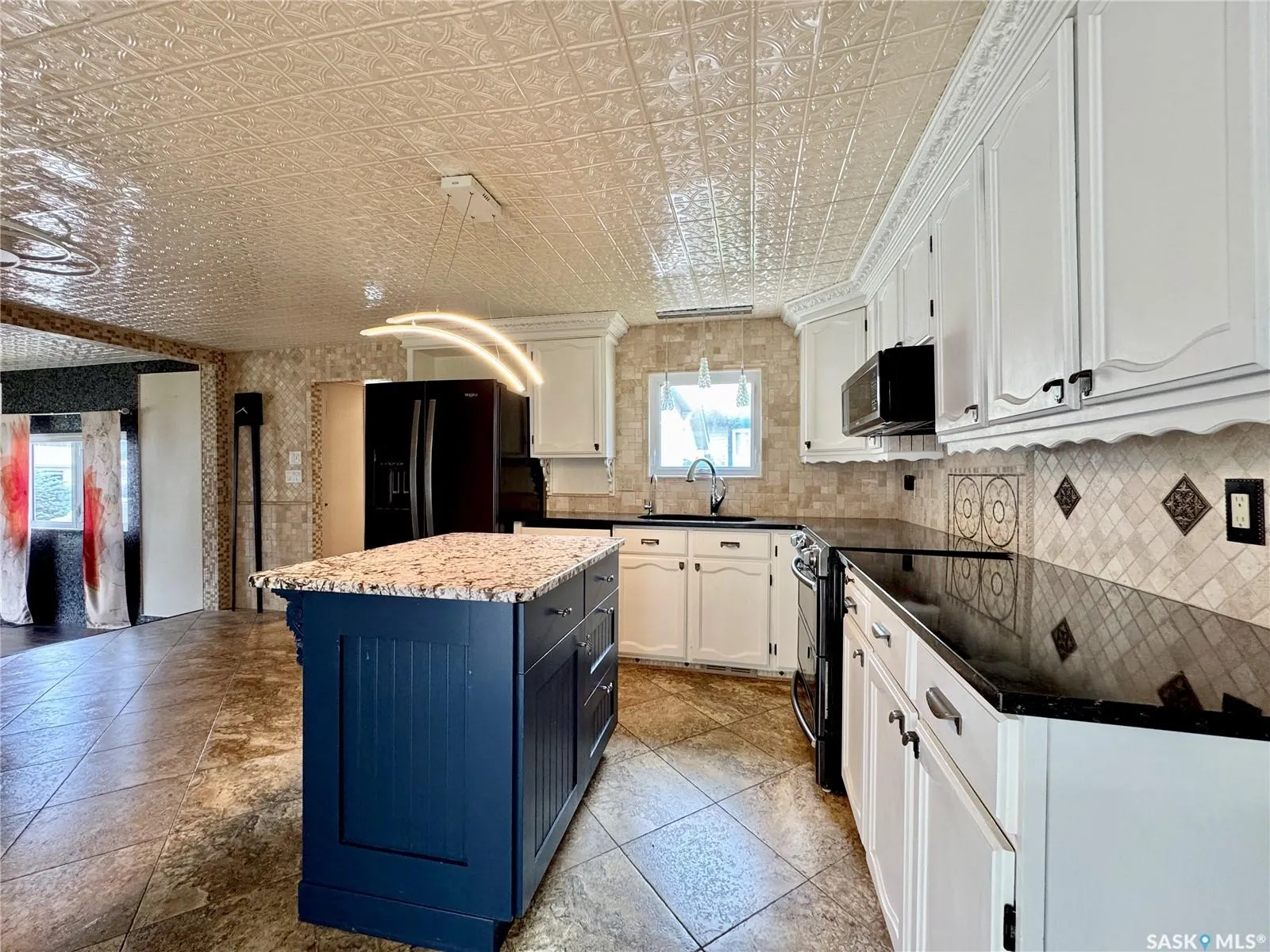 237 Cottonwood CRESCENT