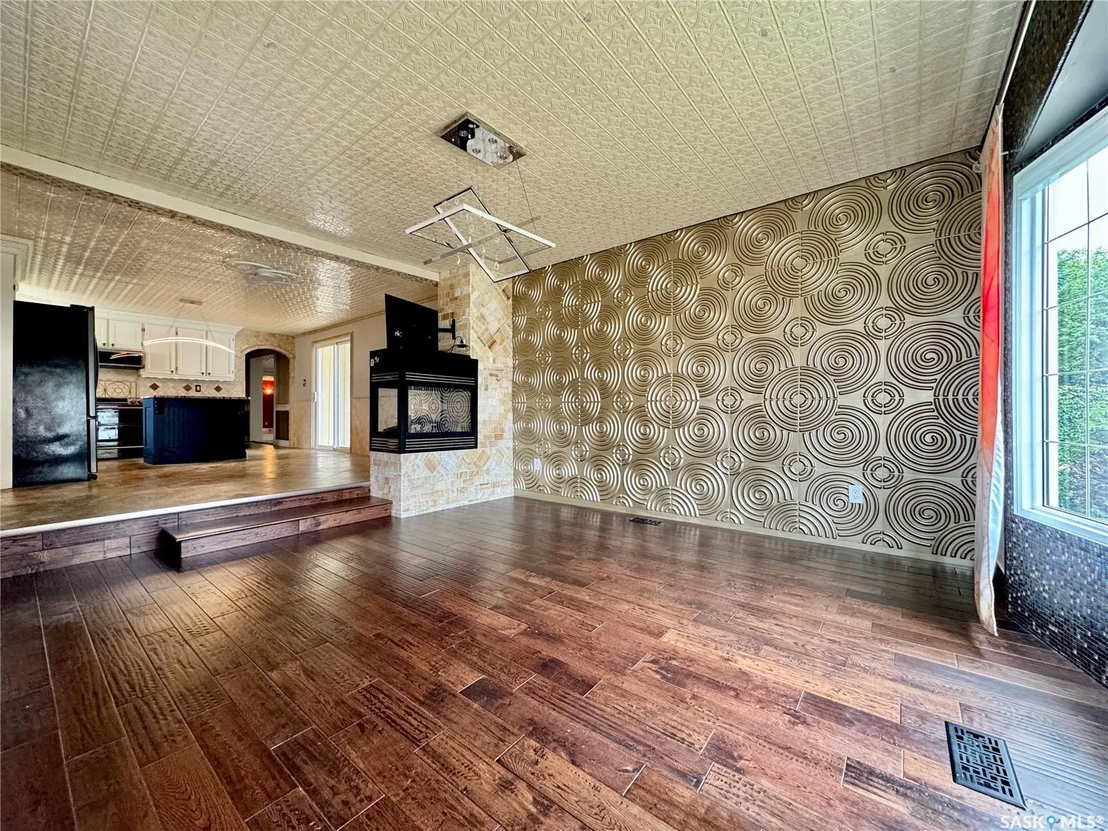 237 Cottonwood CRESCENT