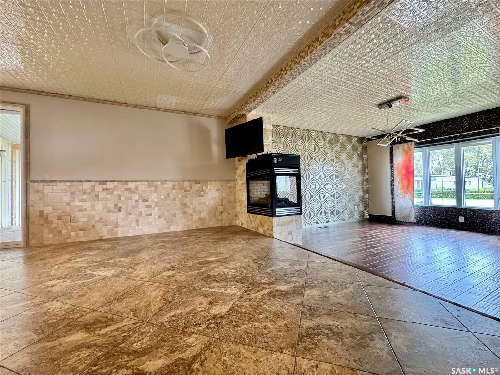 237 Cottonwood CRESCENT
