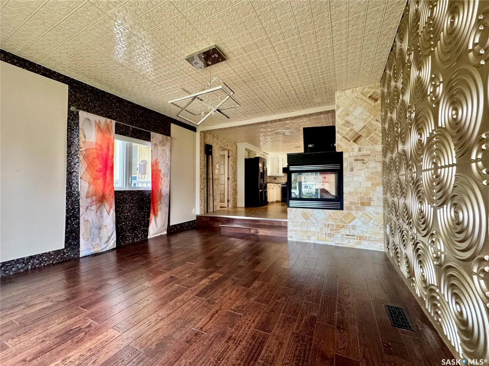 237 Cottonwood CRESCENT