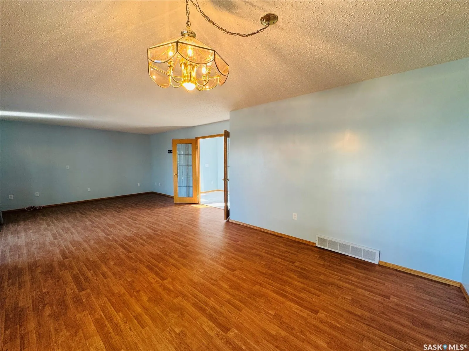 301 Turnbull AVENUE W