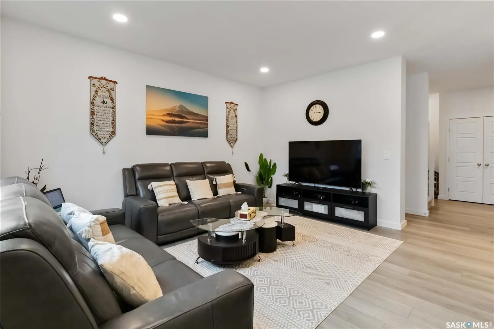 486 McFaull CRESCENT