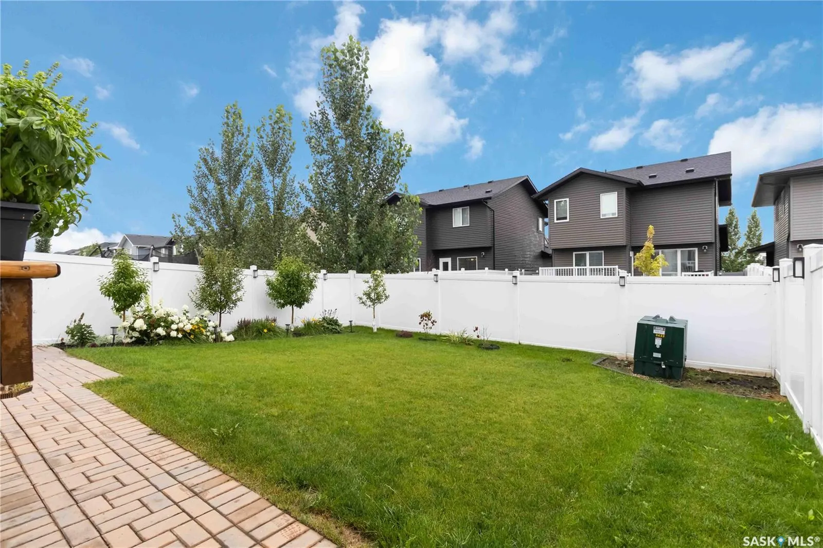 486 McFaull CRESCENT