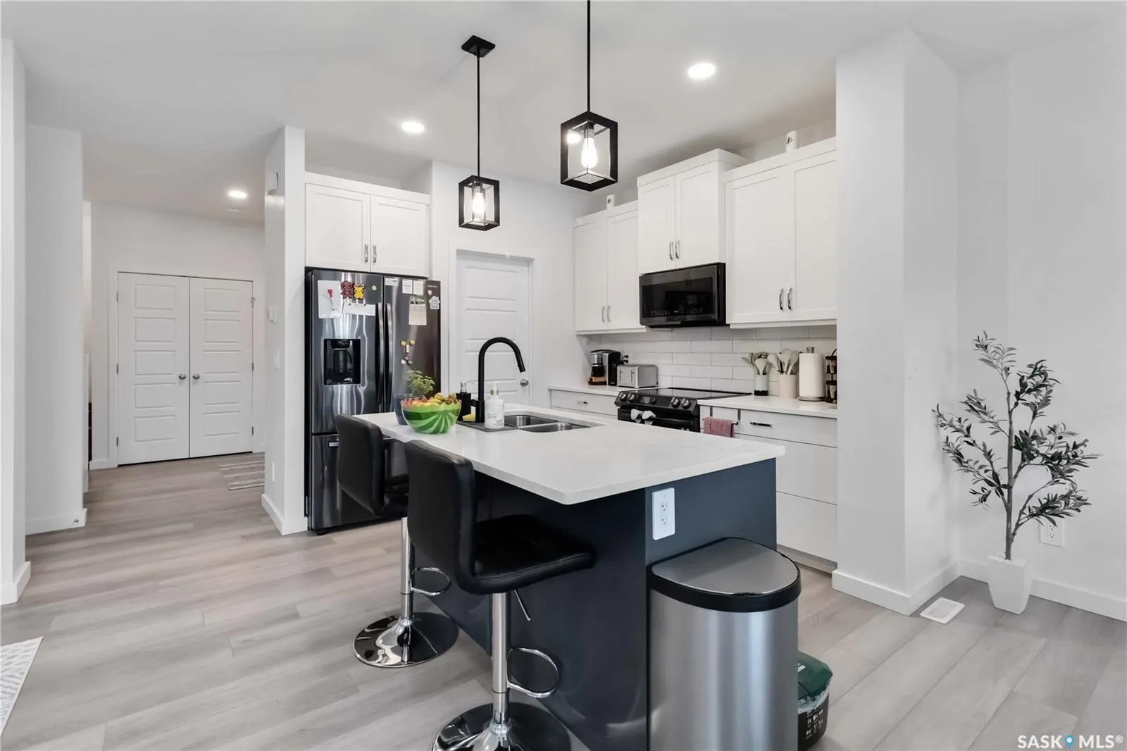 486 McFaull CRESCENT