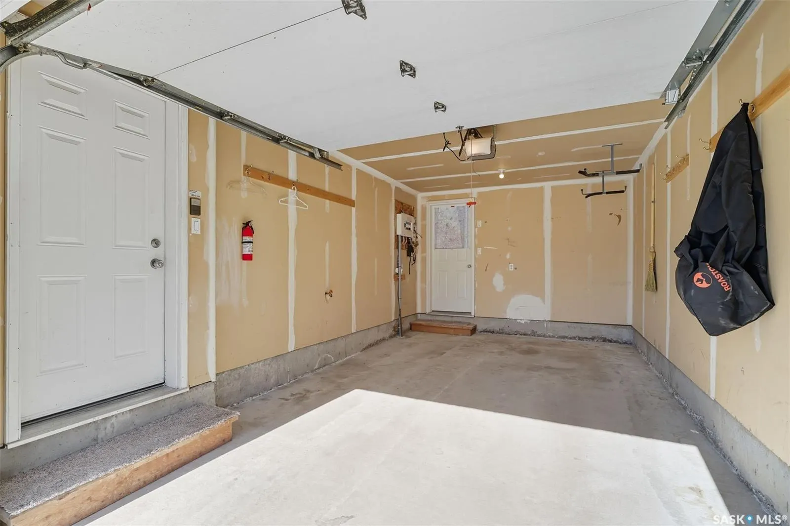 118 Pawlychenko LANE, #50