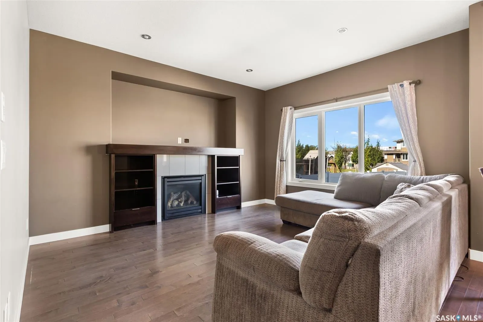 5488 AERIAL CRESCENT