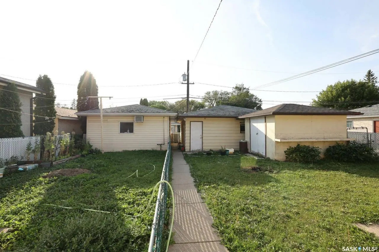 1840 Rupert STREET