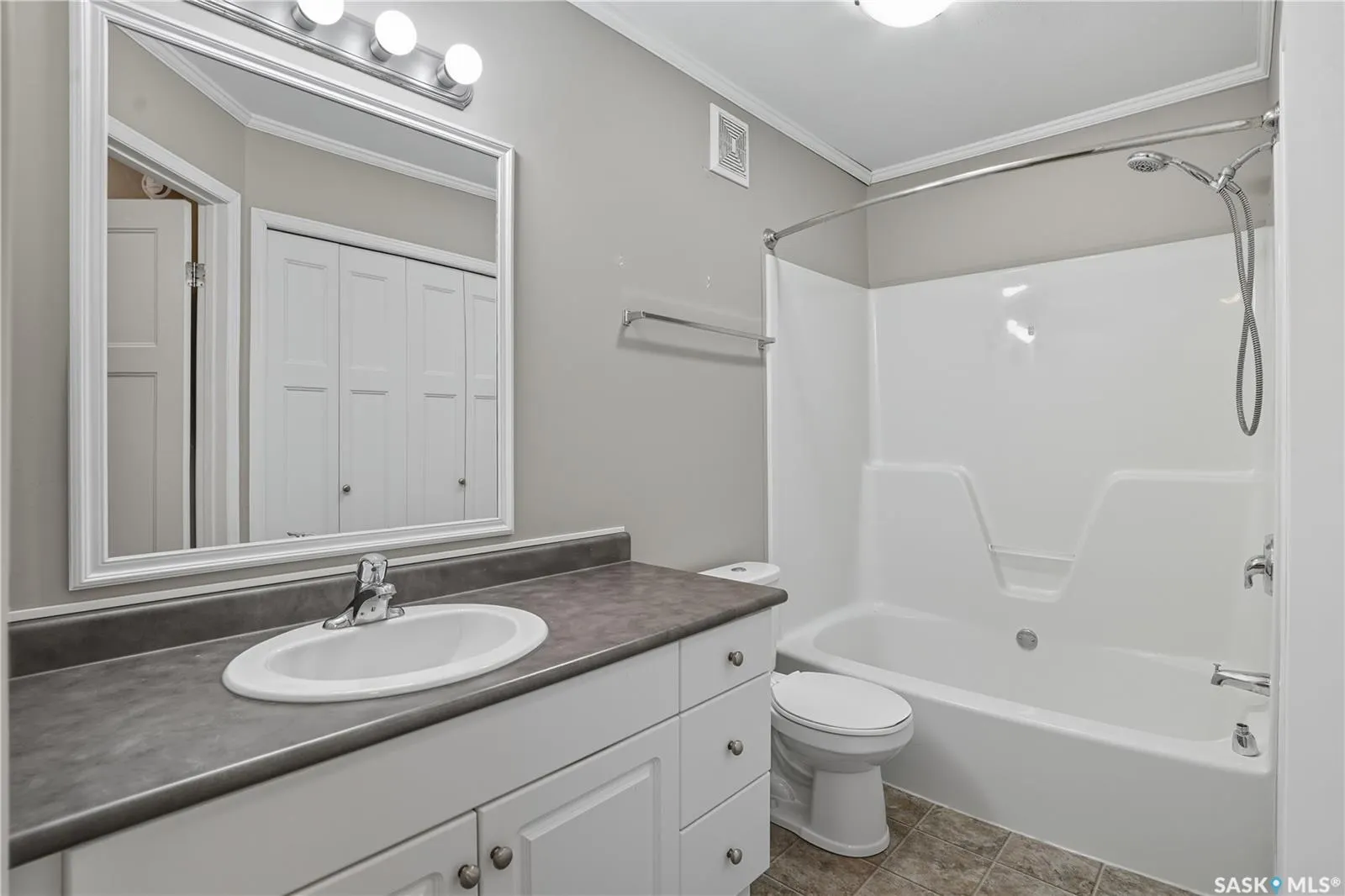 715 Hart ROAD, #404
