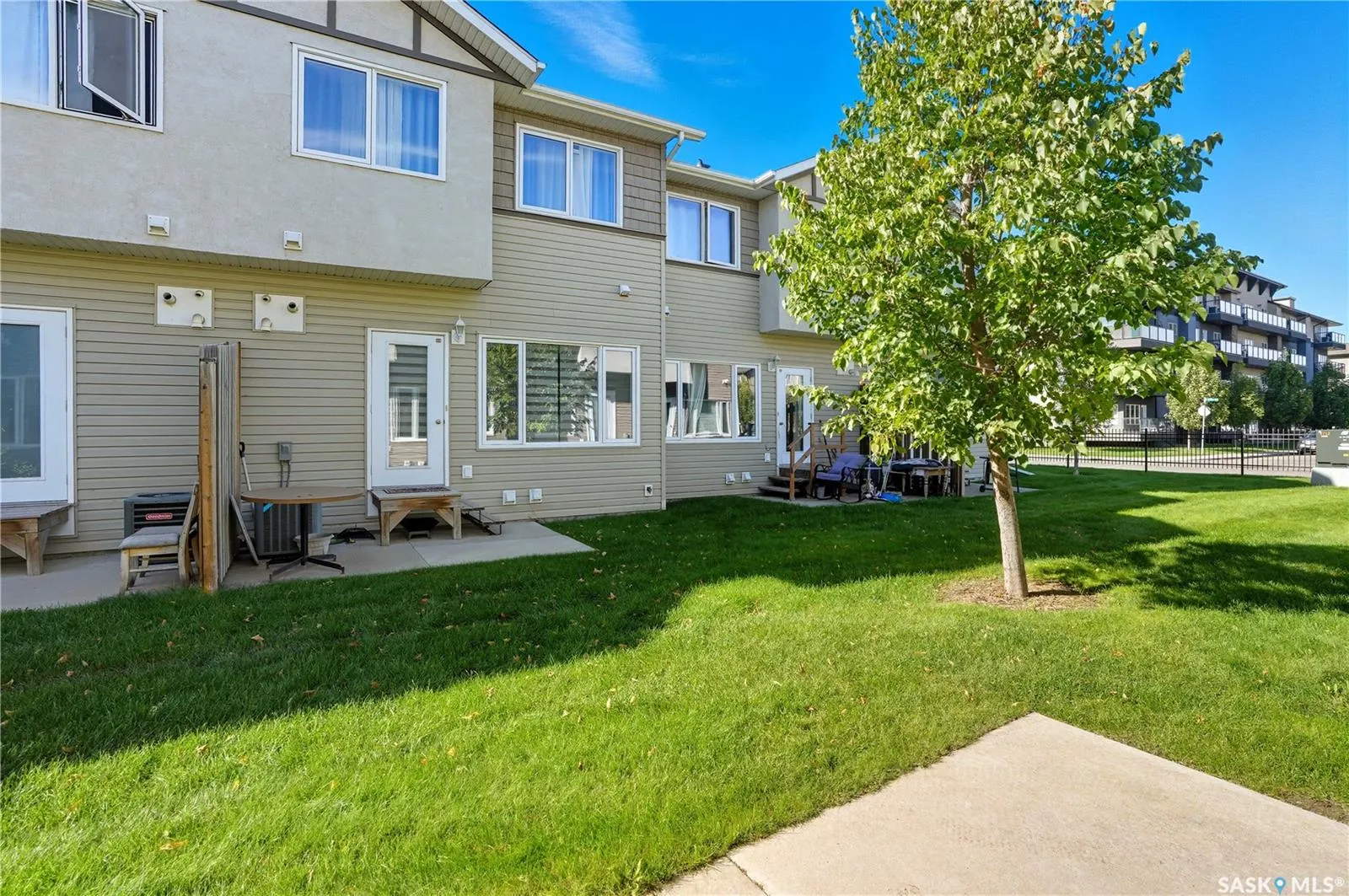715 Hart ROAD, #404