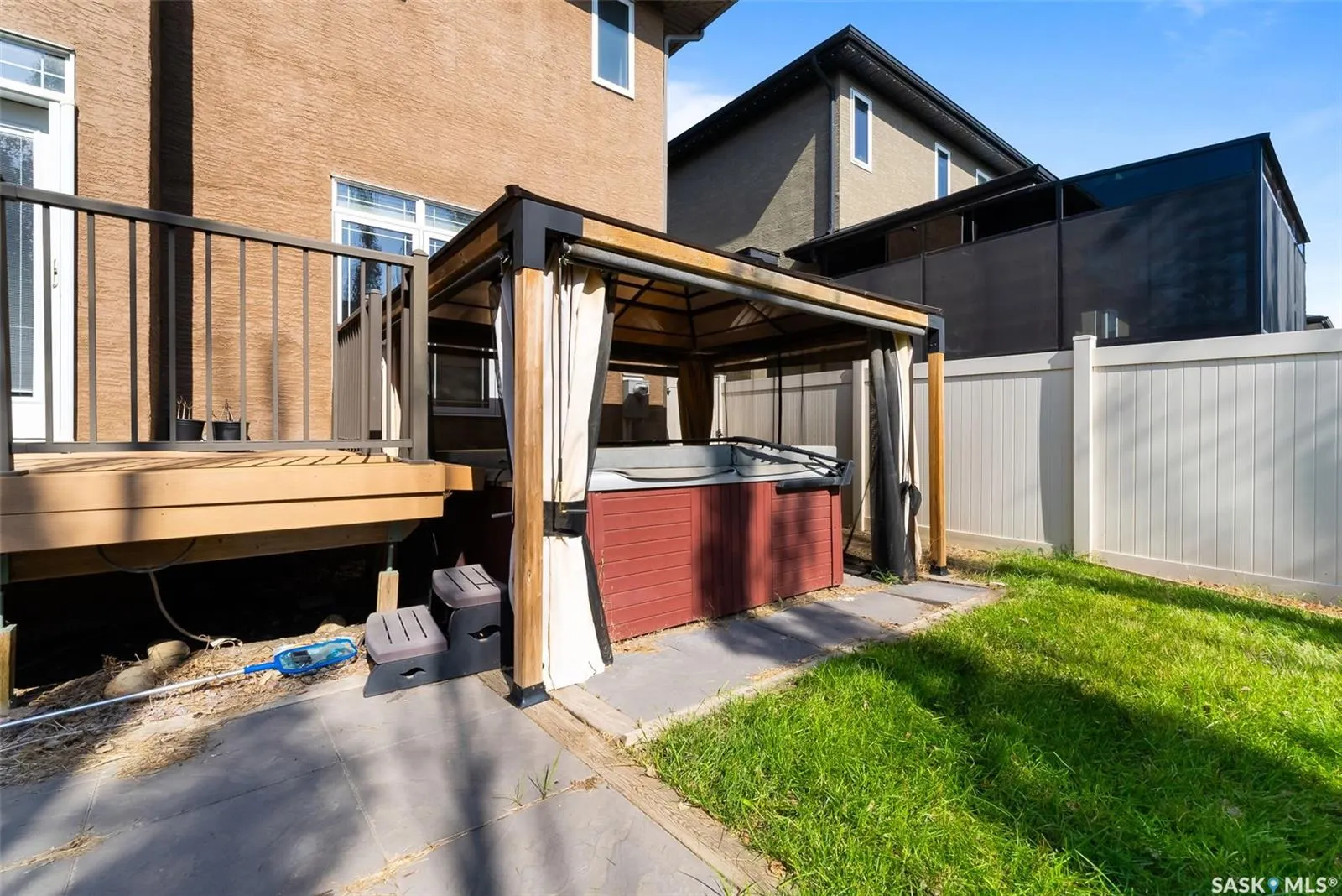 6925 Maple Ridge DRIVE