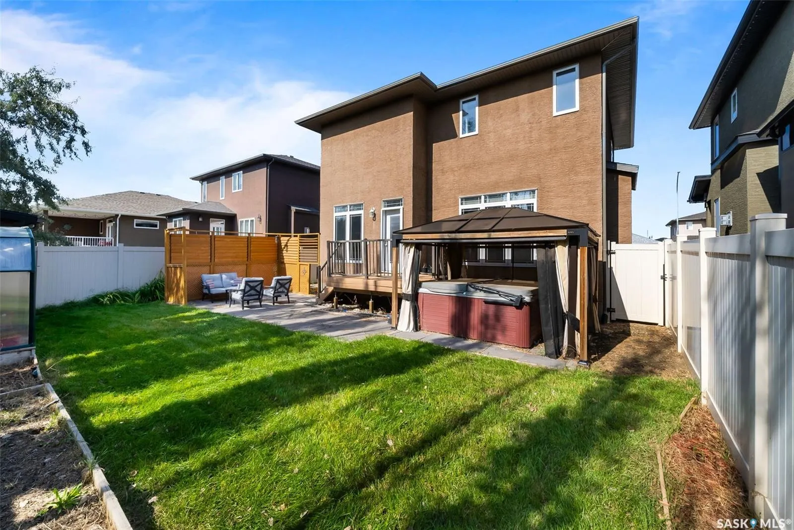 6925 Maple Ridge DRIVE