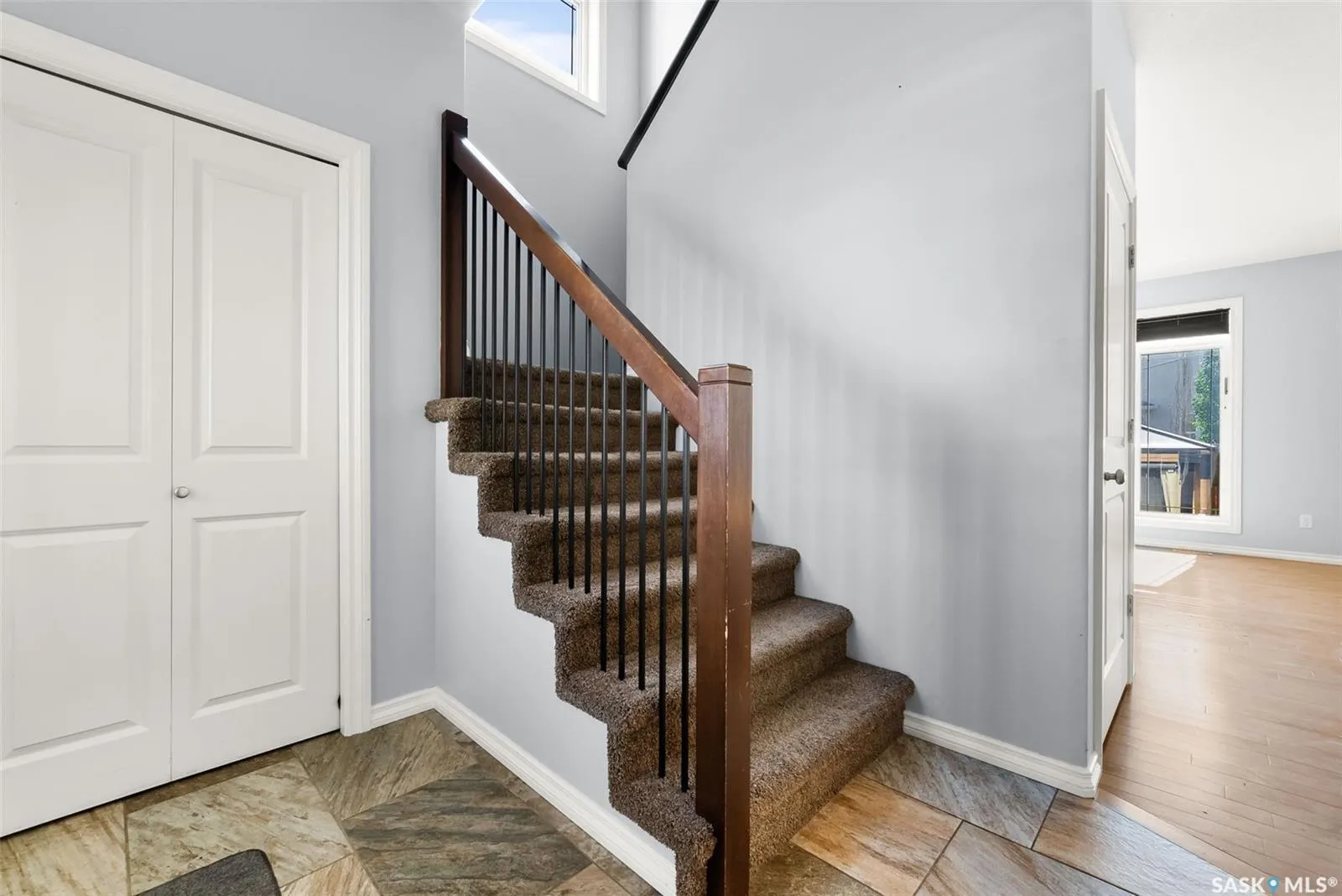 6925 Maple Ridge DRIVE