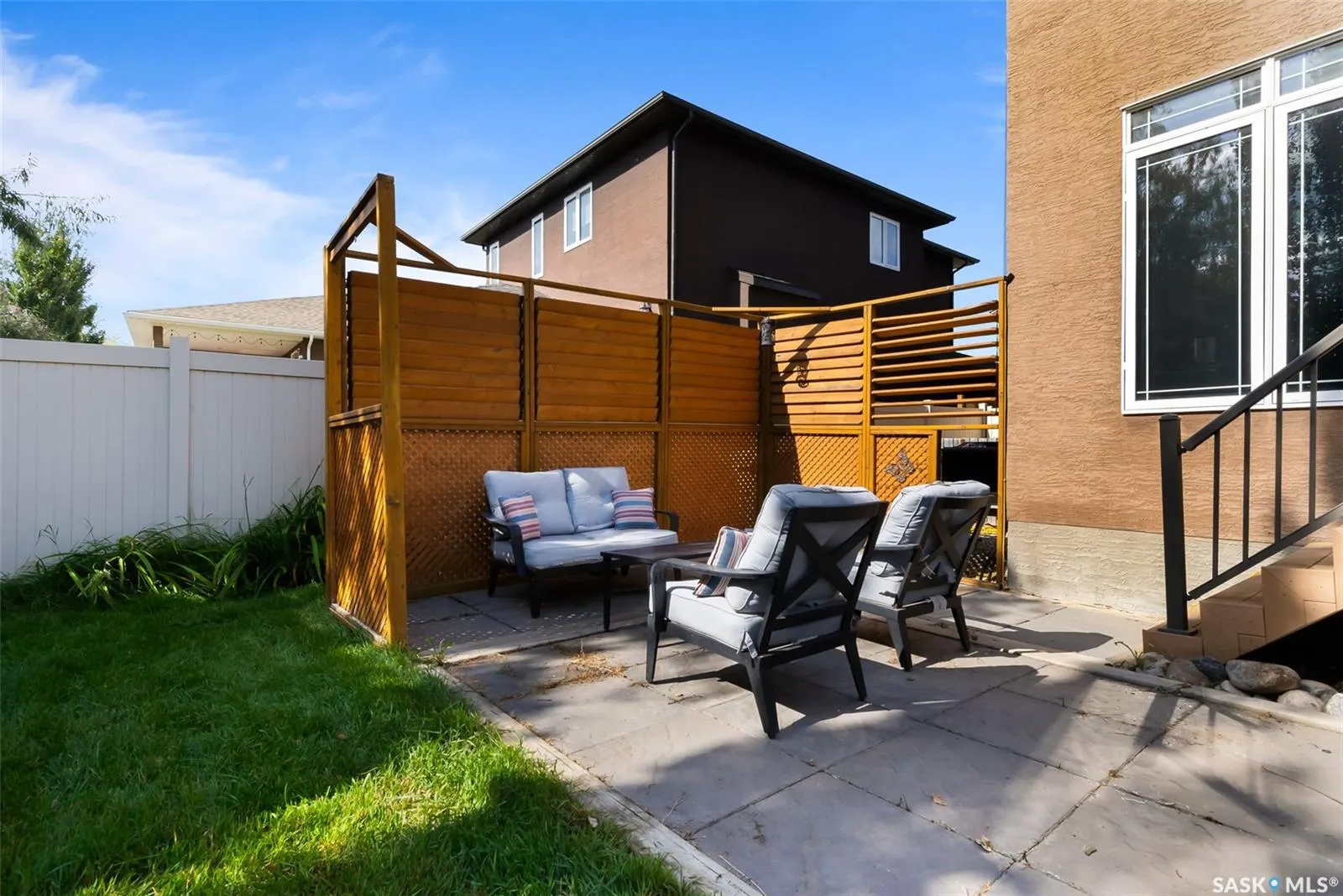 6925 Maple Ridge DRIVE