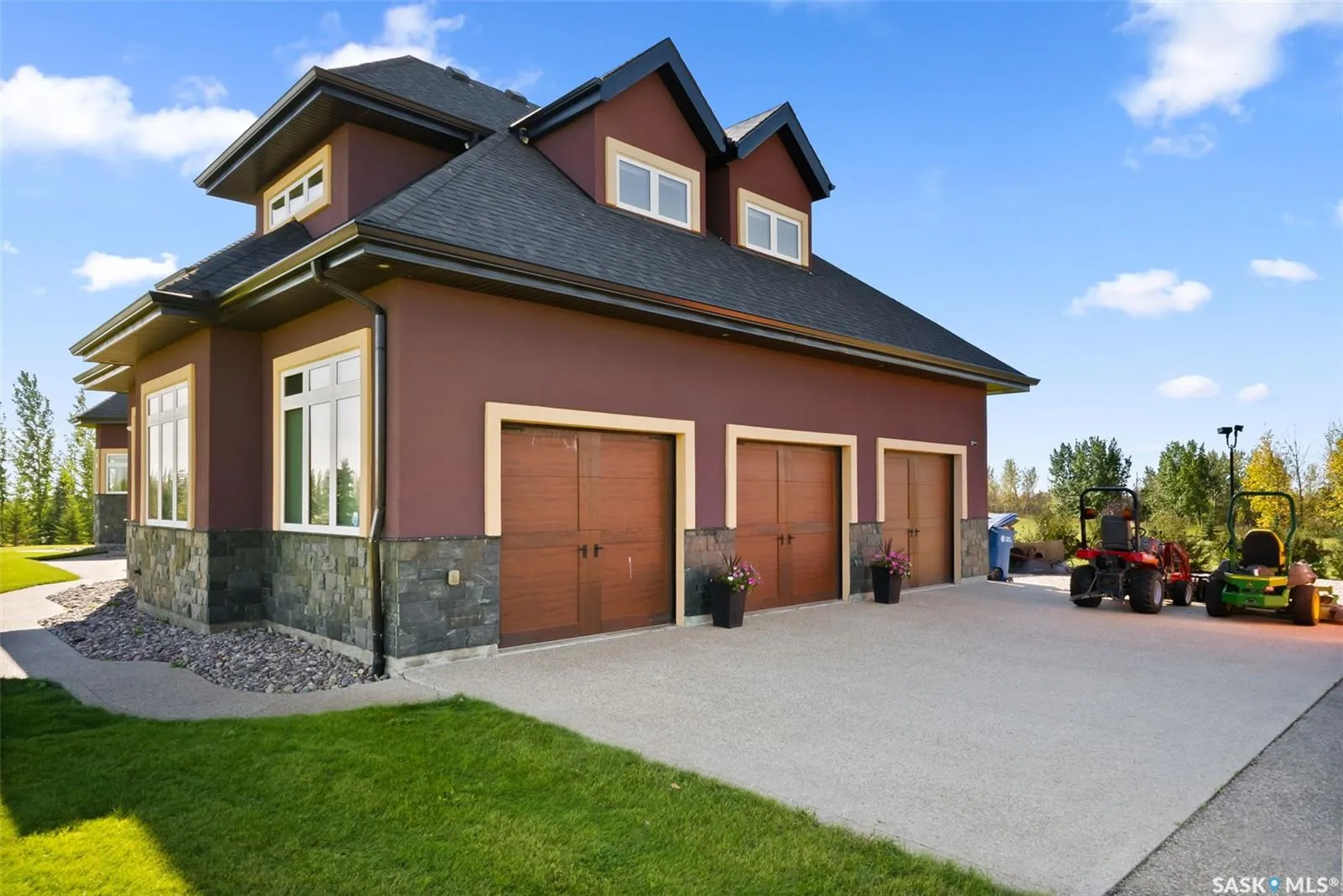 123 Slater CRESCENT