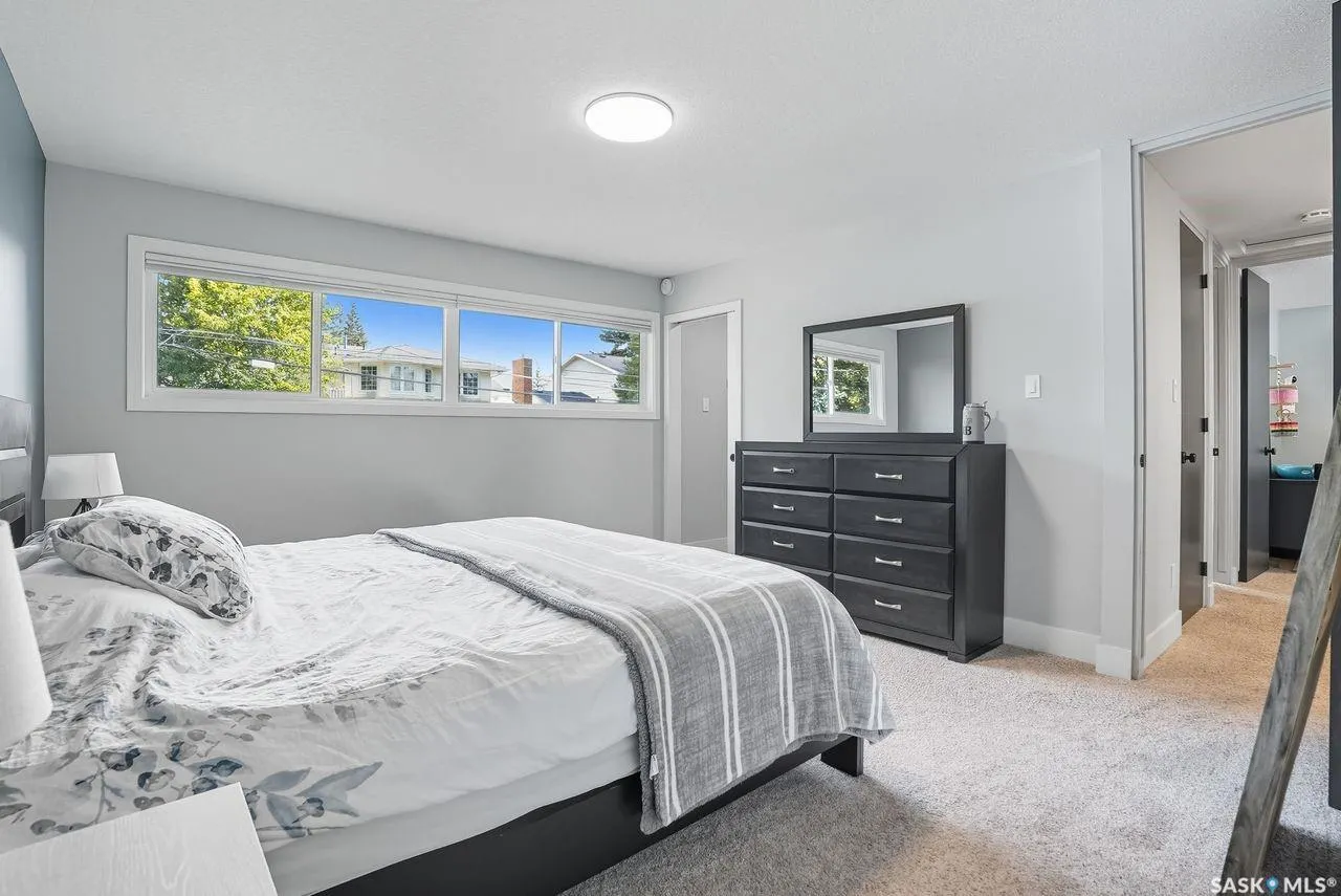 30 Simpson CRESCENT