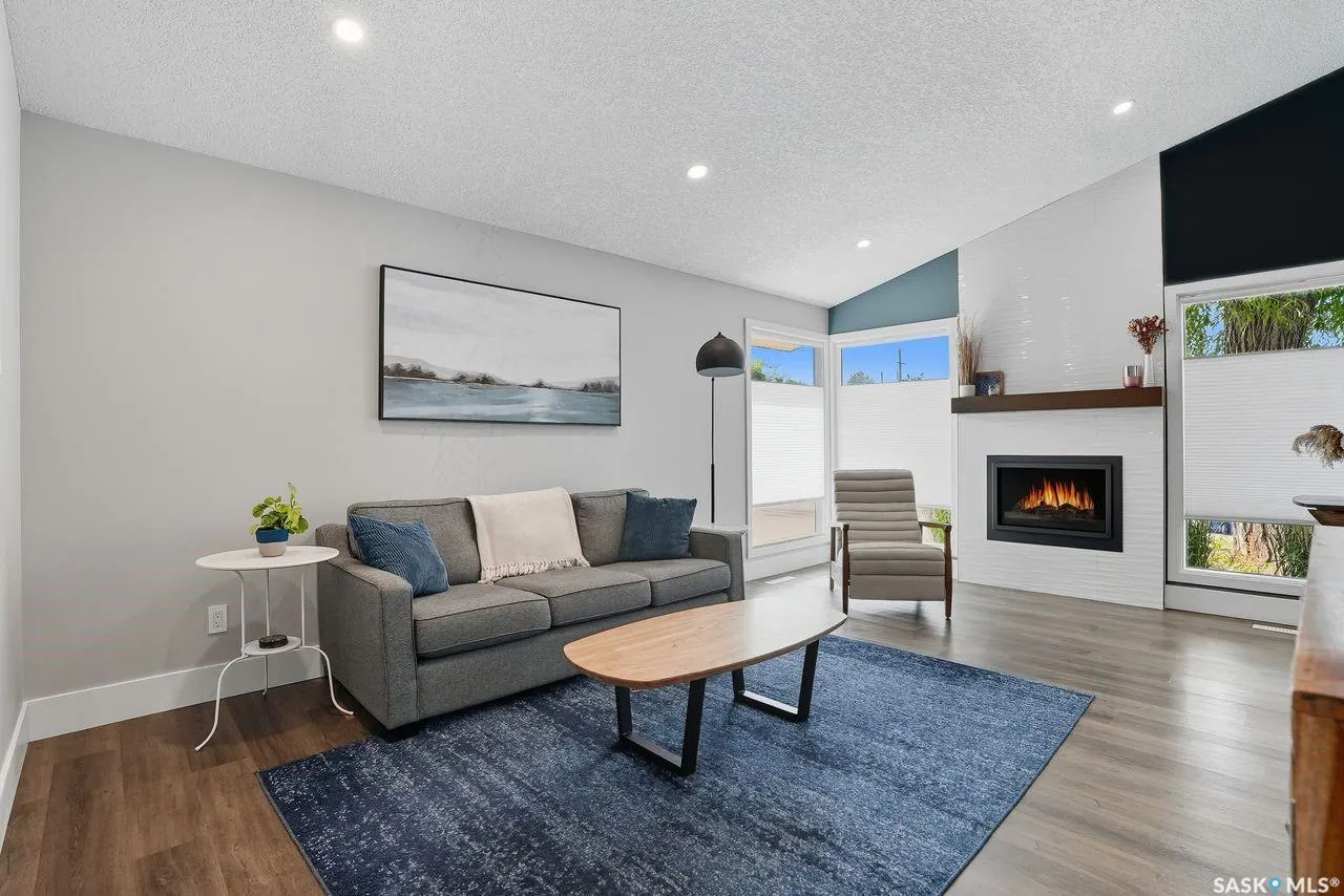 30 Simpson CRESCENT