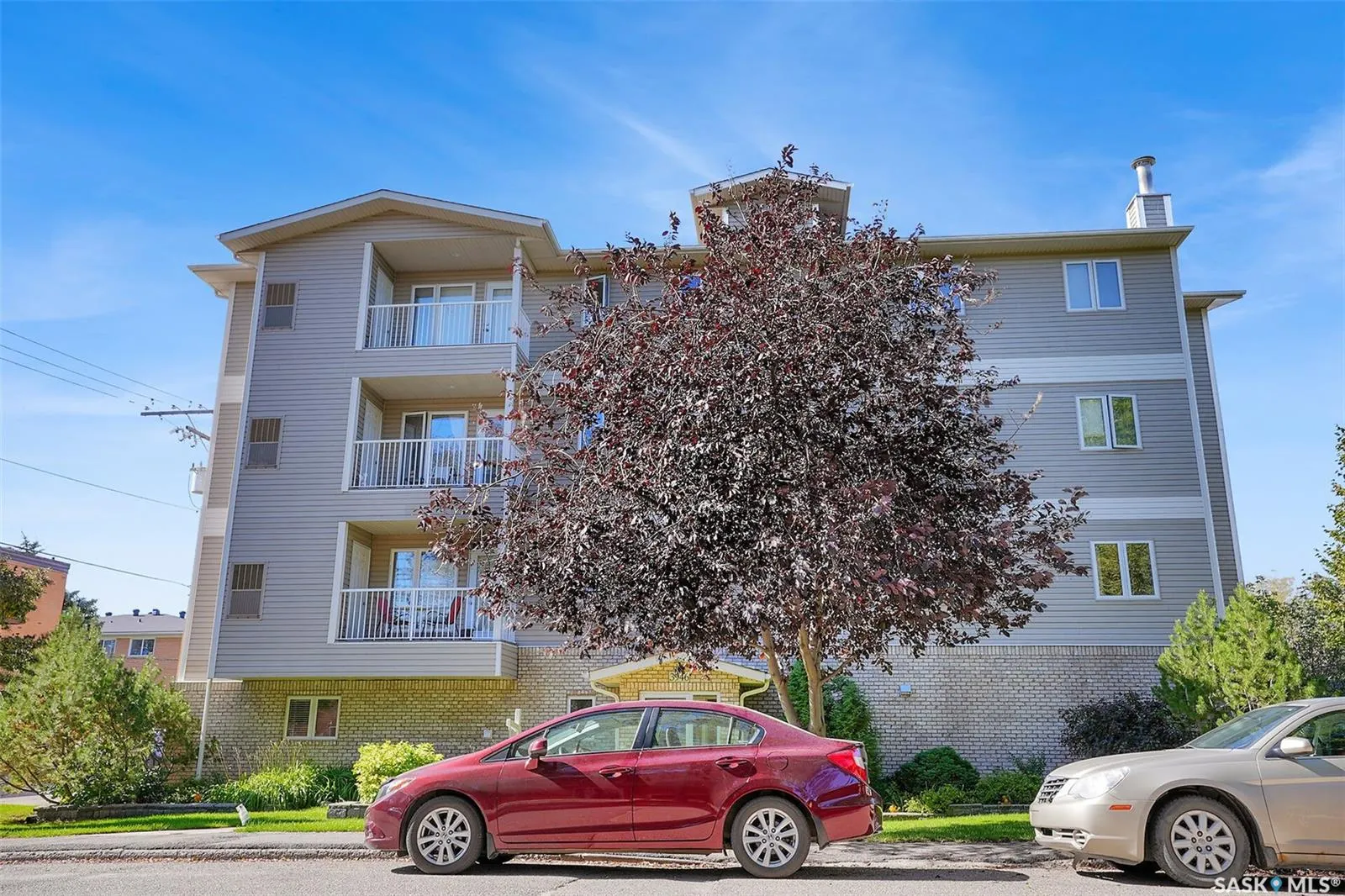 3946 Robinson STREET, #403