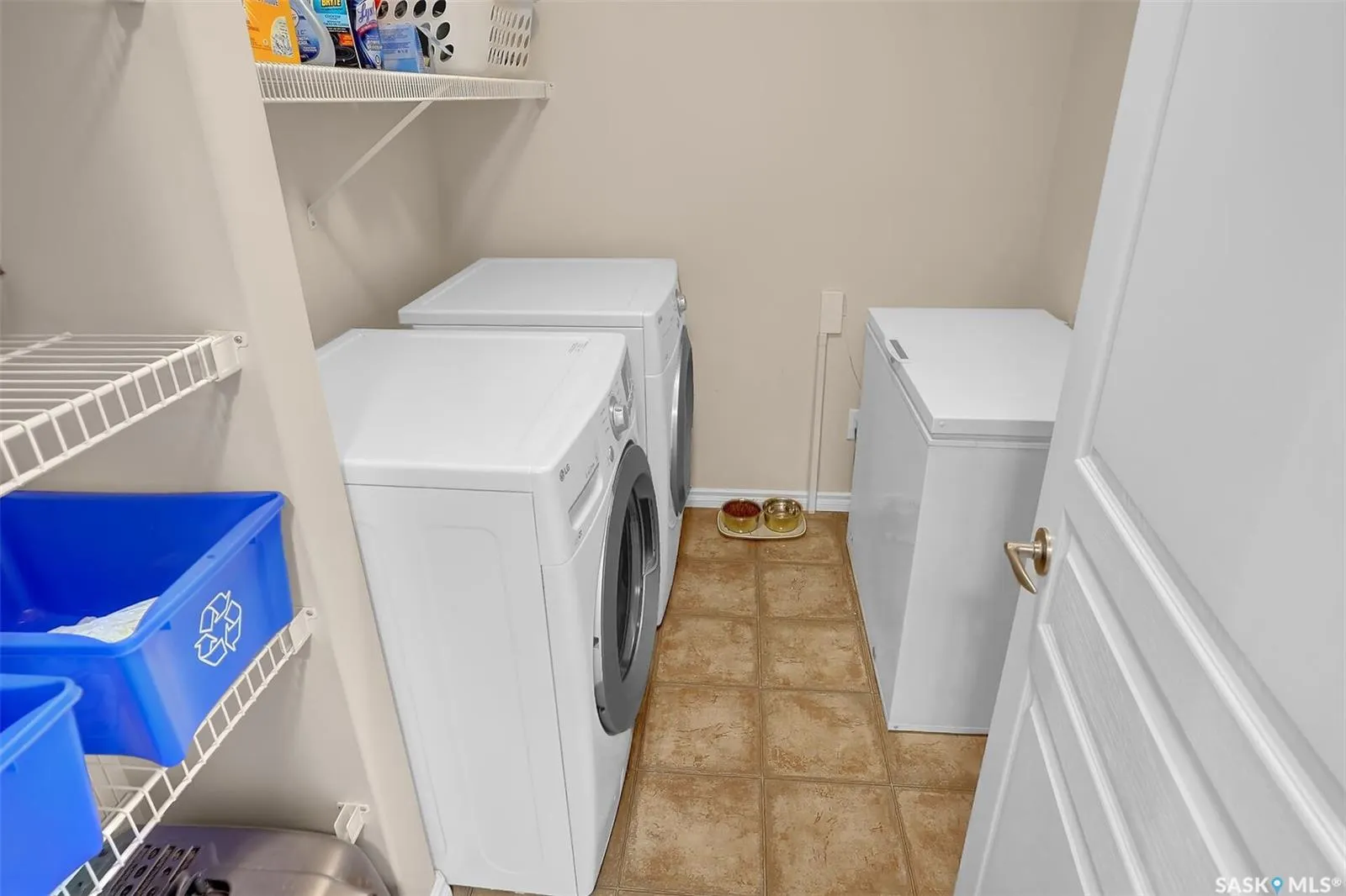 3946 Robinson STREET, #403