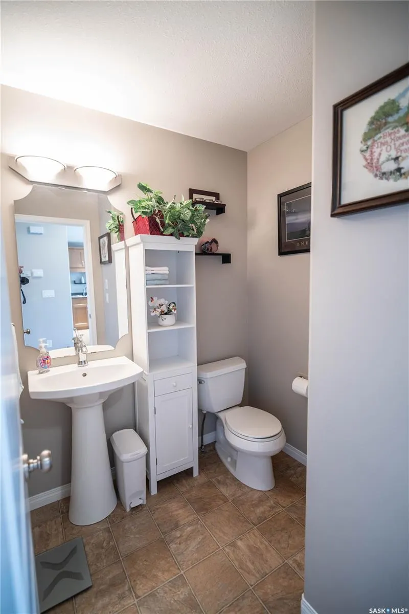 547 East Hampton BOULEVARD, #20