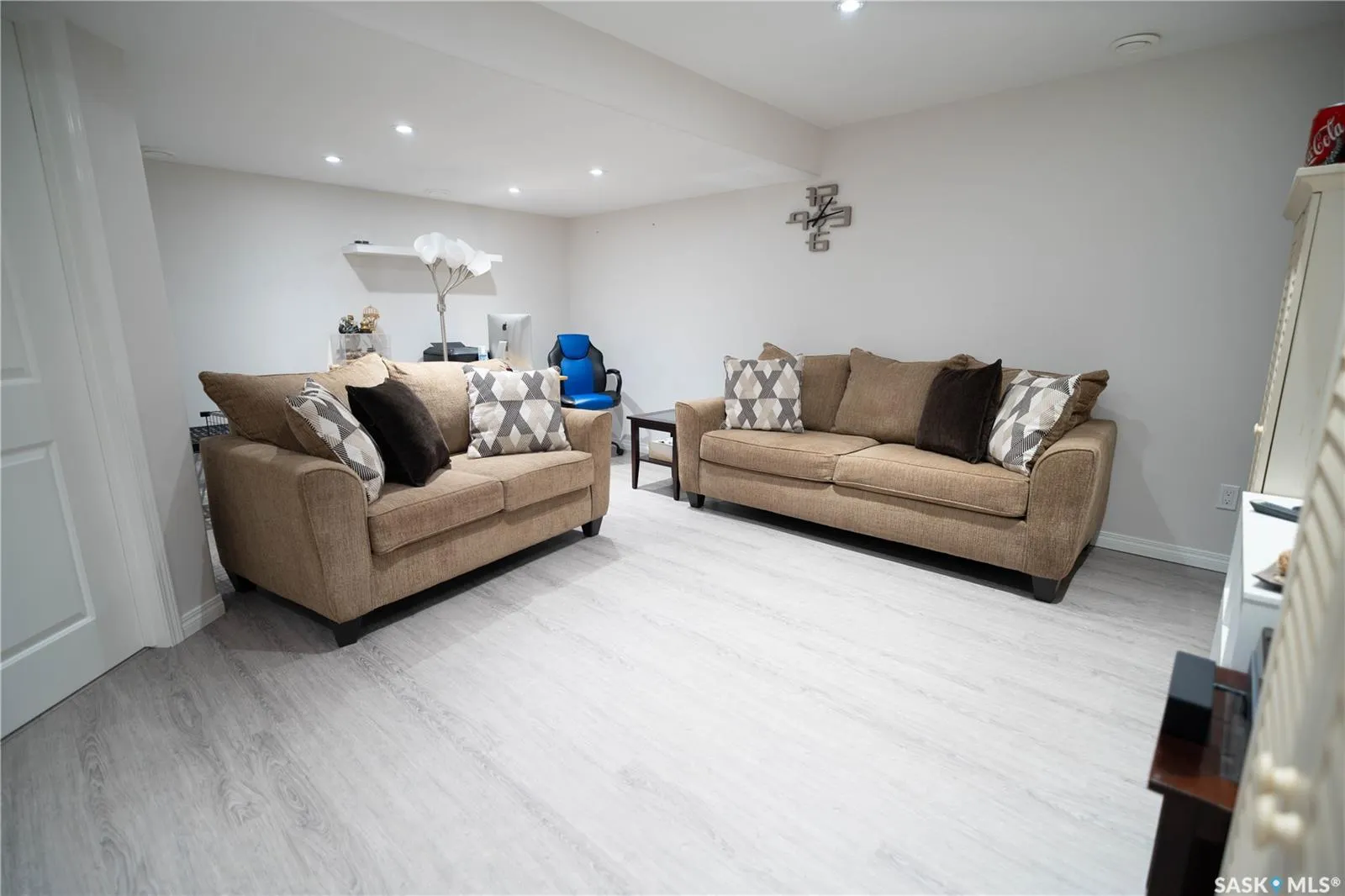 547 East Hampton BOULEVARD, #20