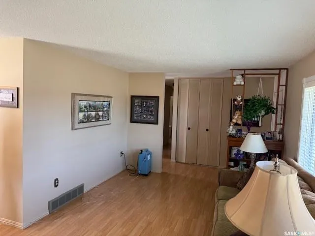 41 mackenzie DRIVE