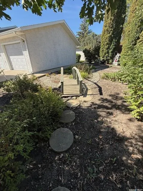 41 mackenzie DRIVE