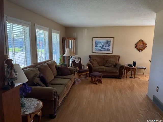 41 mackenzie DRIVE