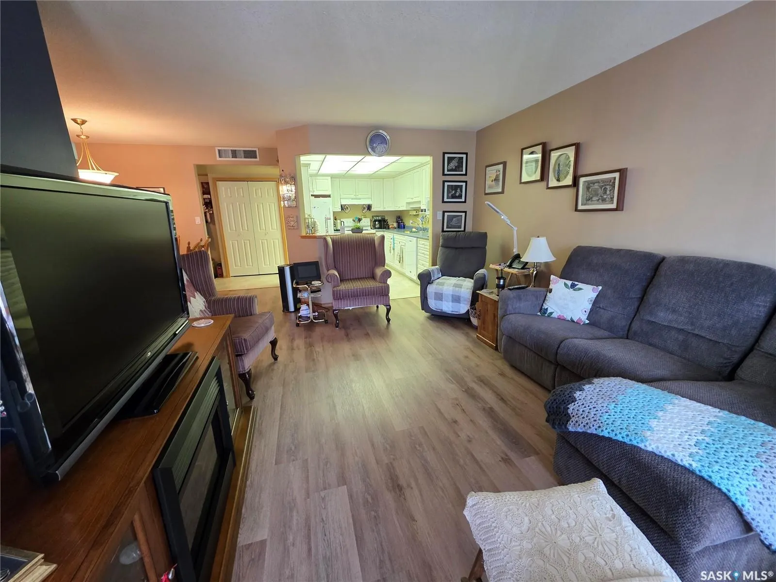 230 Lister Kaye CRESCENT, #307