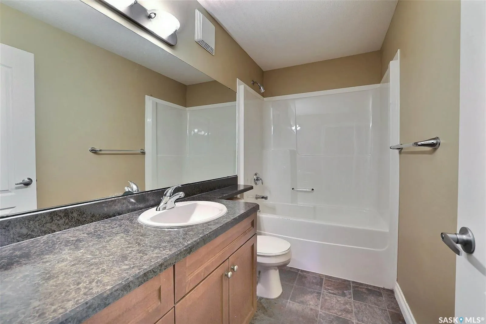 3850 Haughton ROAD E, #102