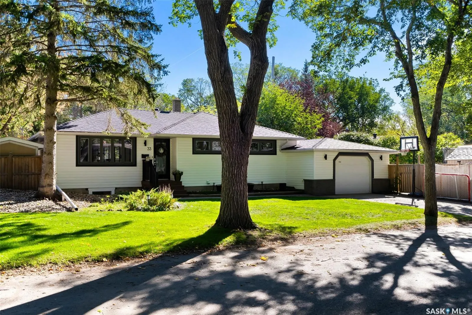 33 Falcon BAY