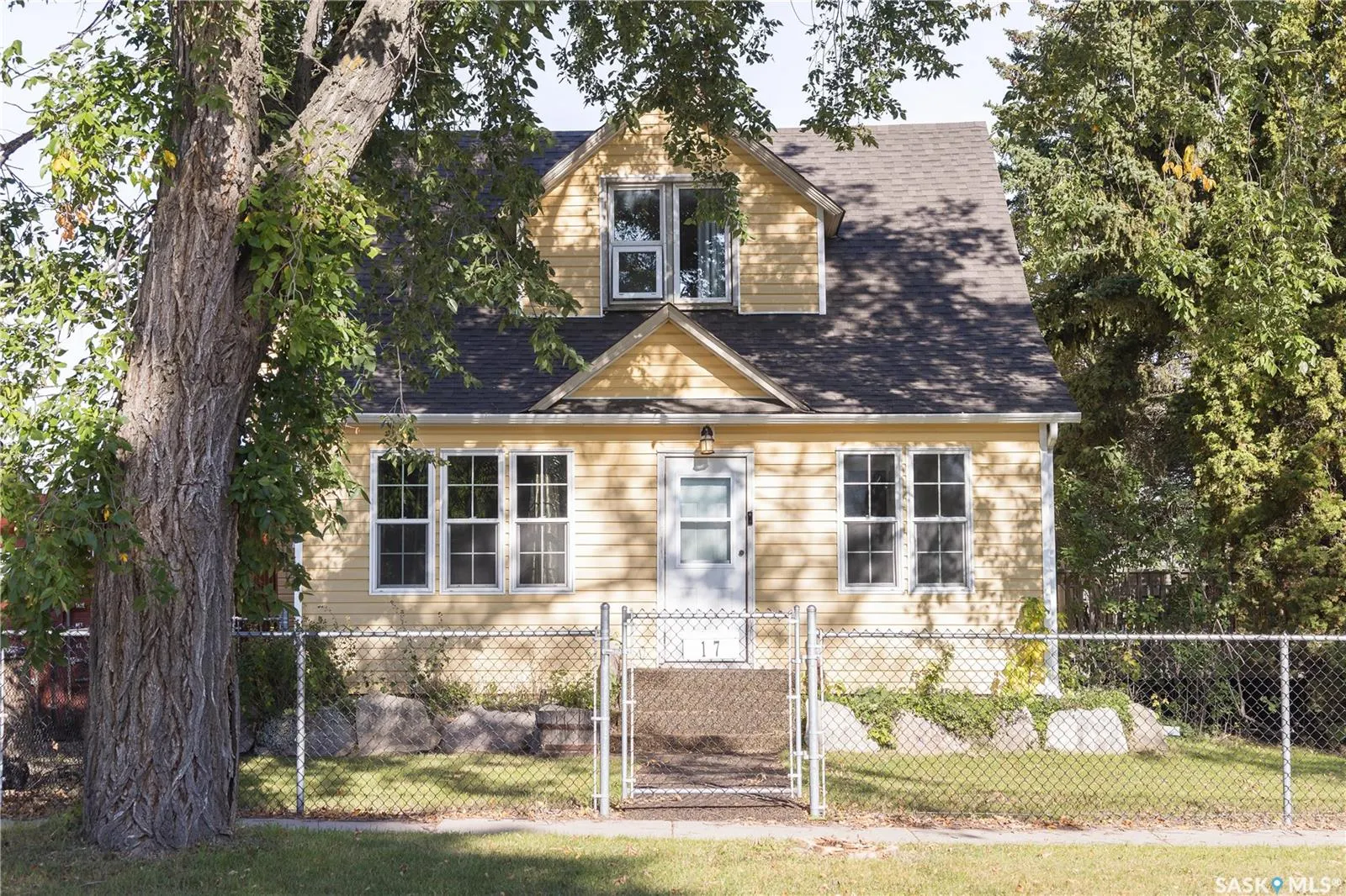 17 McCallum AVENUE