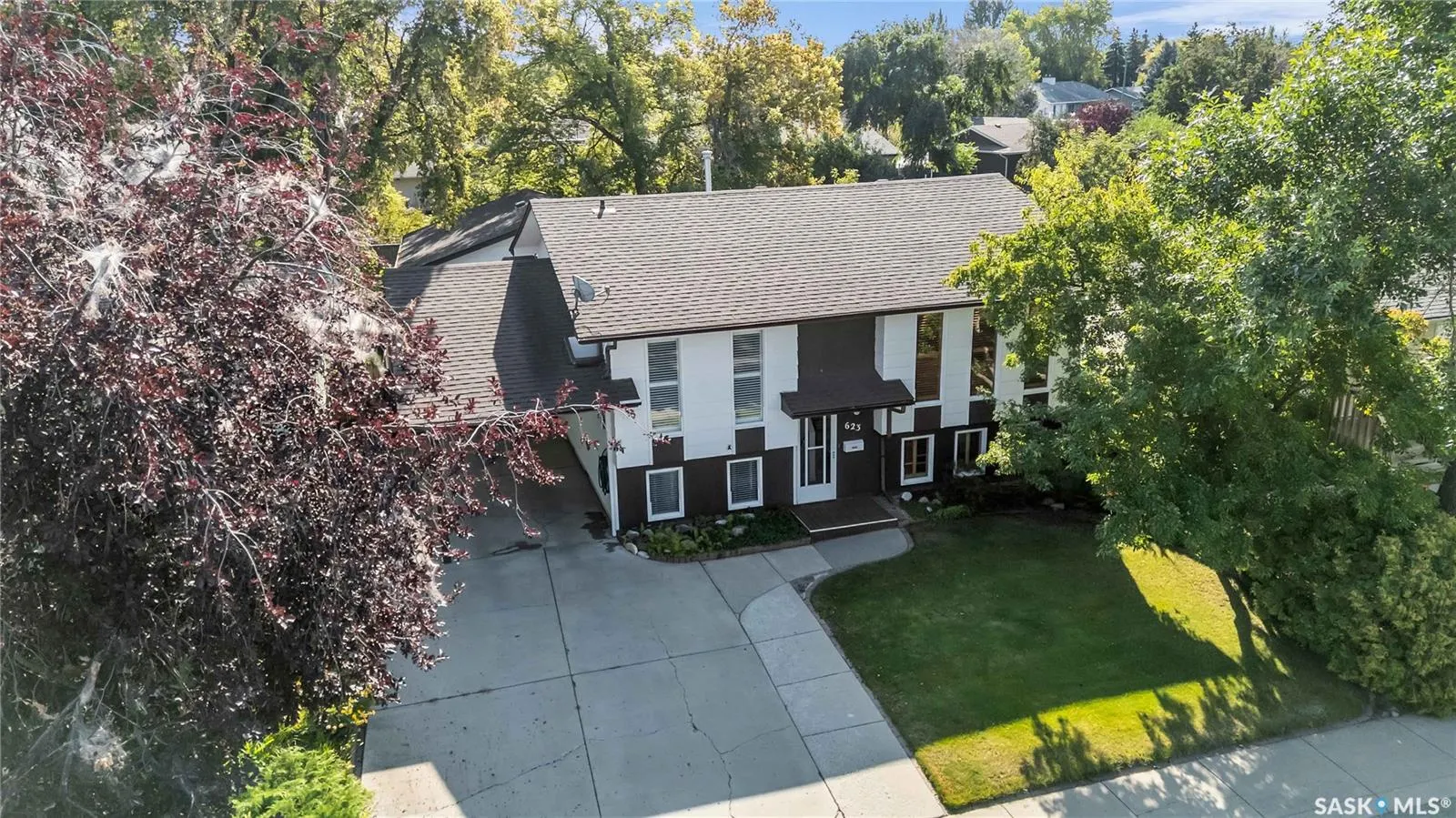623 Priel CRESCENT